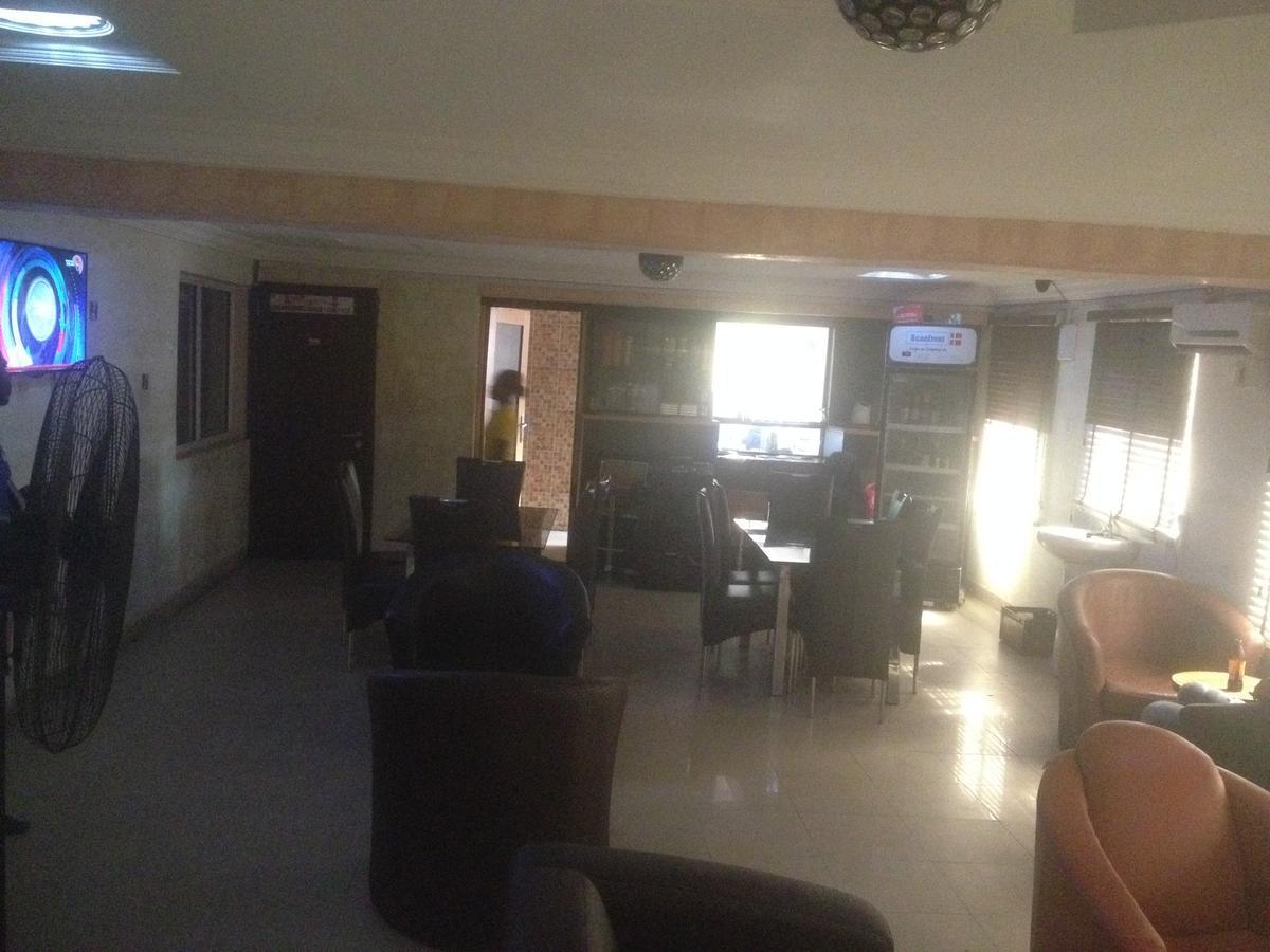 Glasshouse Hotel And Suites Egba Экстерьер фото