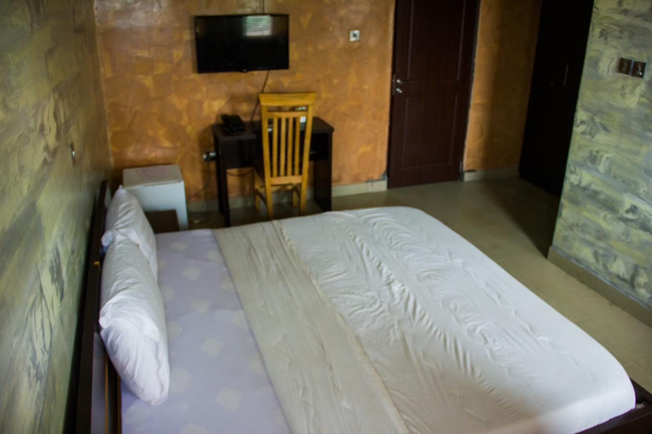 Glasshouse Hotel And Suites Egba Экстерьер фото