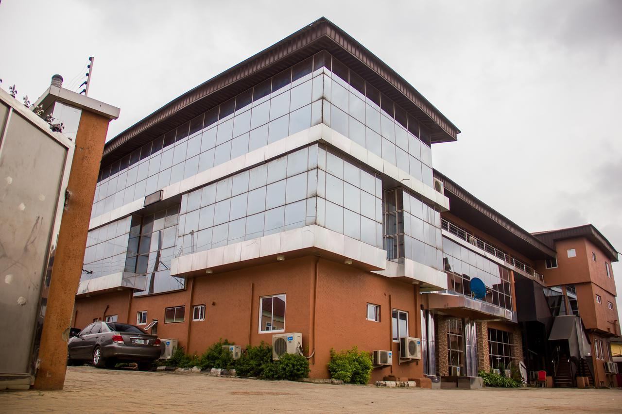 Glasshouse Hotel And Suites Egba Экстерьер фото