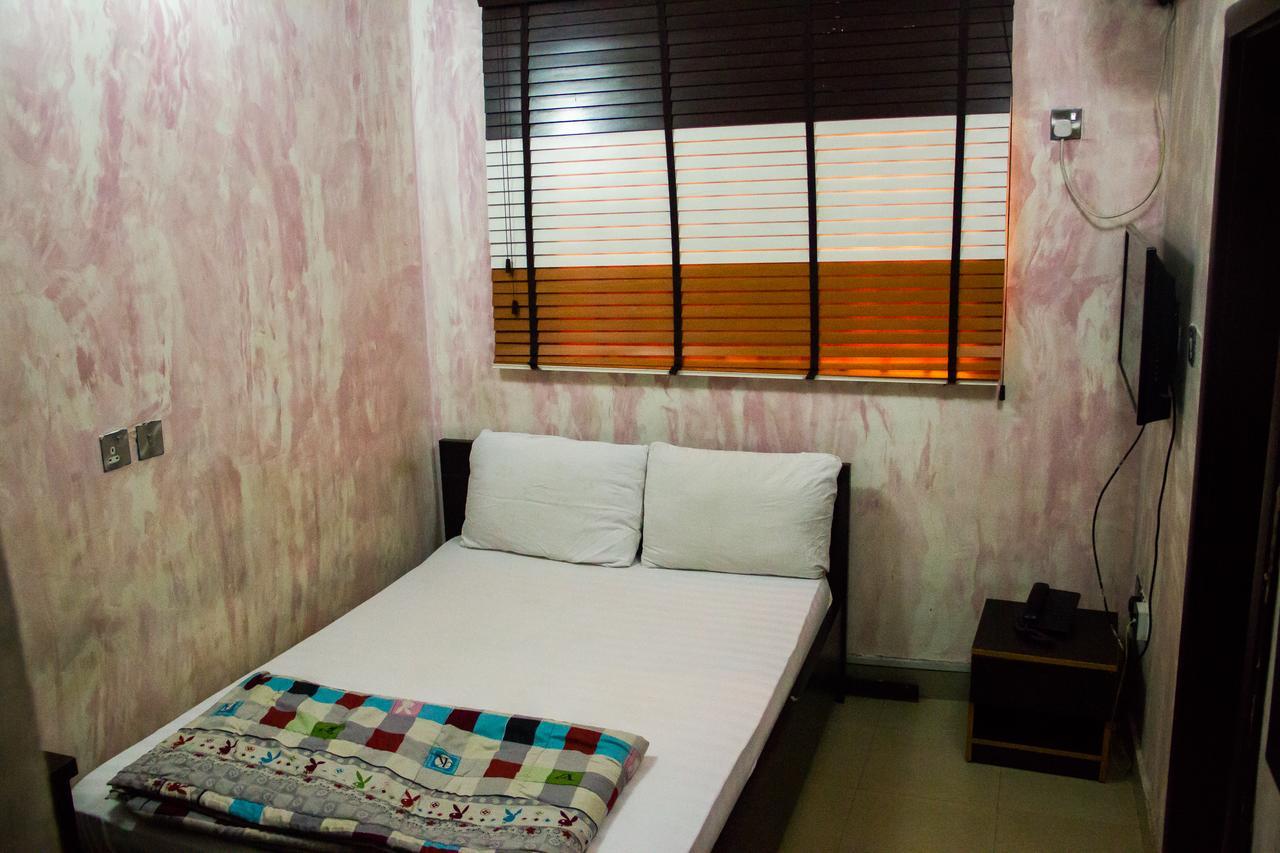 Glasshouse Hotel And Suites Egba Экстерьер фото