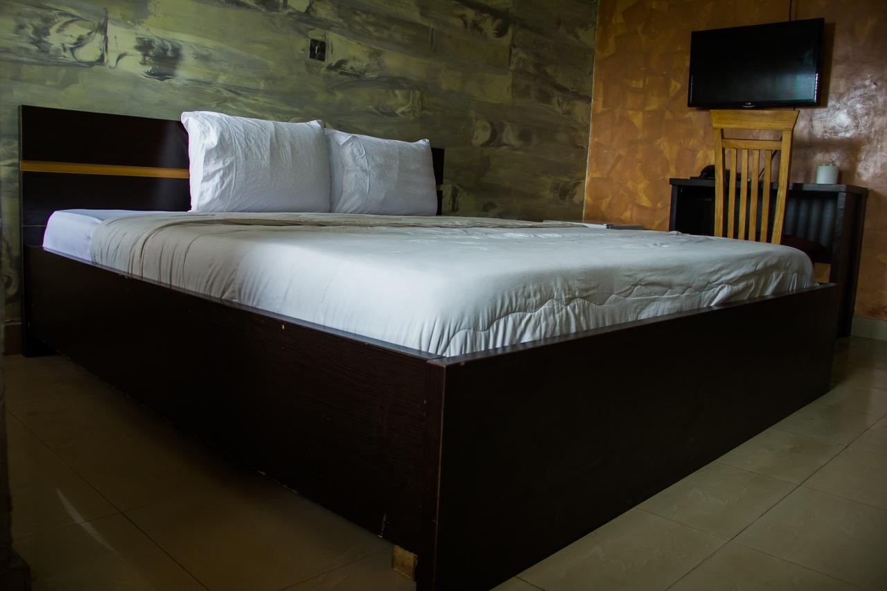 Glasshouse Hotel And Suites Egba Экстерьер фото