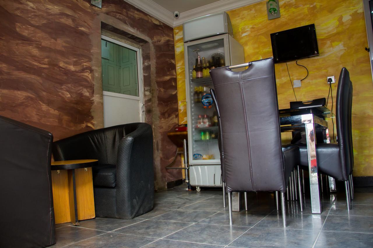 Glasshouse Hotel And Suites Egba Экстерьер фото