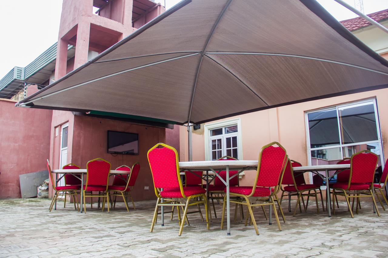 Glasshouse Hotel And Suites Egba Экстерьер фото